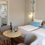 Weingut Markus Junglen Konukevi 3*