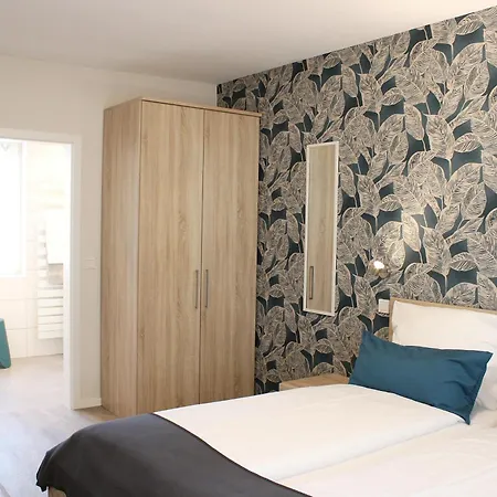 Weingut Markus Junglen Guest house Krov